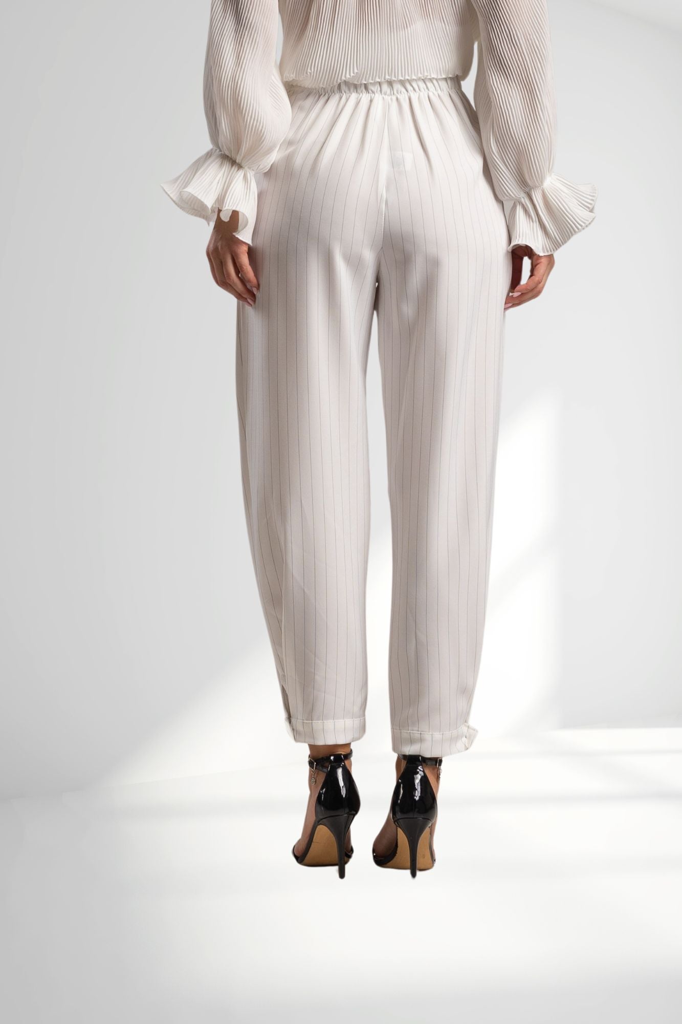 Pantaloni diplomatici